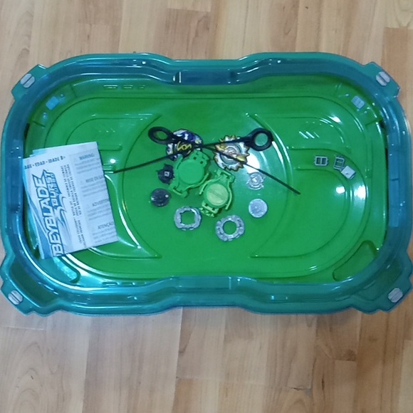 Lot  Beyblade Metal Fusion Burst Turbo Top Spinners Launchers Parts & arena. - Picture 5 of 5